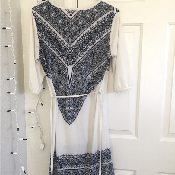 Cute patterned half sleeved dress with rhinestones - Picture 2 of 3